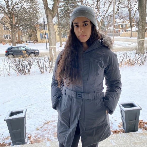 The North Face - Winter Parka - Picture 2 of 4